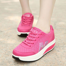 Cargar imagen en el visor de la galería, Autumn women&#39;s mesh thick-soled sports shoes
