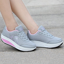 Cargar imagen en el visor de la galería, Autumn women&#39;s mesh thick-soled sports shoes
