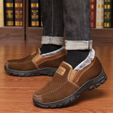 Cargar imagen en el visor de la galería, Middle-aged and elderly men&#39;s warm velvet thickened cotton shoes
