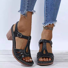 Cargar imagen en el visor de la galería, Summer women&#39;s metal buckle hollow high-heeled sandals
