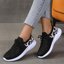 Cargar imagen en el visor de la galería, Ladies Round Toe Mesh Breathable Flat Sneakers
