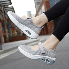 Cargar imagen en el visor de la galería, Women&#39;s Thick Sole Mesh Velcro Shoes
