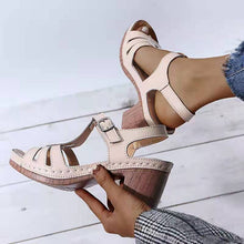 Cargar imagen en el visor de la galería, Summer women&#39;s metal buckle hollow high-heeled sandals
