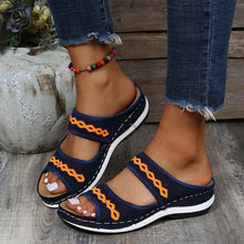 Cargar imagen en el visor de la galería, Stylish Wedge Cutout Comfortable Flat Slippers
