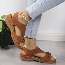 Cargar imagen en el visor de la galería, 2024 New Retro Casual Flower Wedge Women&#39;s Sandals
