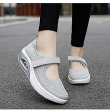 Cargar imagen en el visor de la galería, Women&#39;s Thick Sole Mesh Velcro Shoes
