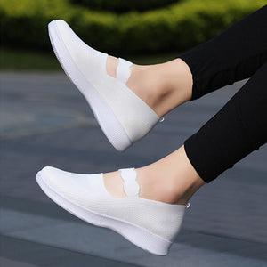 Women's low cut casual flat sneakers