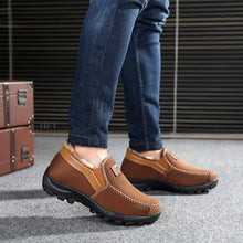 Cargar imagen en el visor de la galería, Middle-aged and elderly men&#39;s warm velvet thickened cotton shoes
