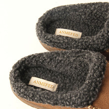 Cargar imagen en el visor de la galería, Men&#39;s Microsuede Moc Toe Clog Cuff Slipper
