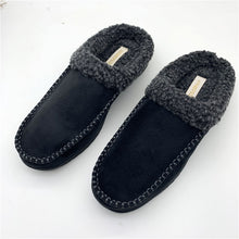 Cargar imagen en el visor de la galería, Men&#39;s Microsuede Moc Toe Clog Cuff Slipper
