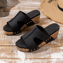 Cargar imagen en el visor de la galería, Women&#39;s clog stud sandals
