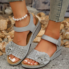 Cargar imagen en el visor de la galería, Women&#39;s Summer Hollow Flower Platform Sandals
