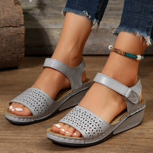 Cargar imagen en el visor de la galería, Women&#39;s Summer Hollow Flower Platform Sandals
