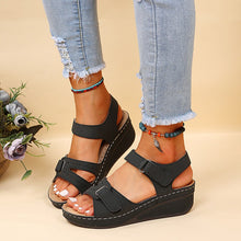 Cargar imagen en el visor de la galería, Women&#39;s round toe platform Velcro sandals
