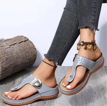 Load image into Gallery viewer, Summer New Ladies Beach Slippers
