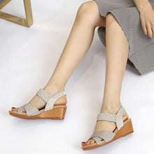 Cargar imagen en el visor de la galería, Women&#39;s summer open toe wedge sandals
