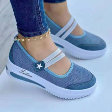 Cargar imagen en el visor de la galería, Ladies Fly Knit Low Top Mesh Wedge Round Toe Shoes
