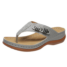 Load image into Gallery viewer, Women&#39;s wedge flip flops
